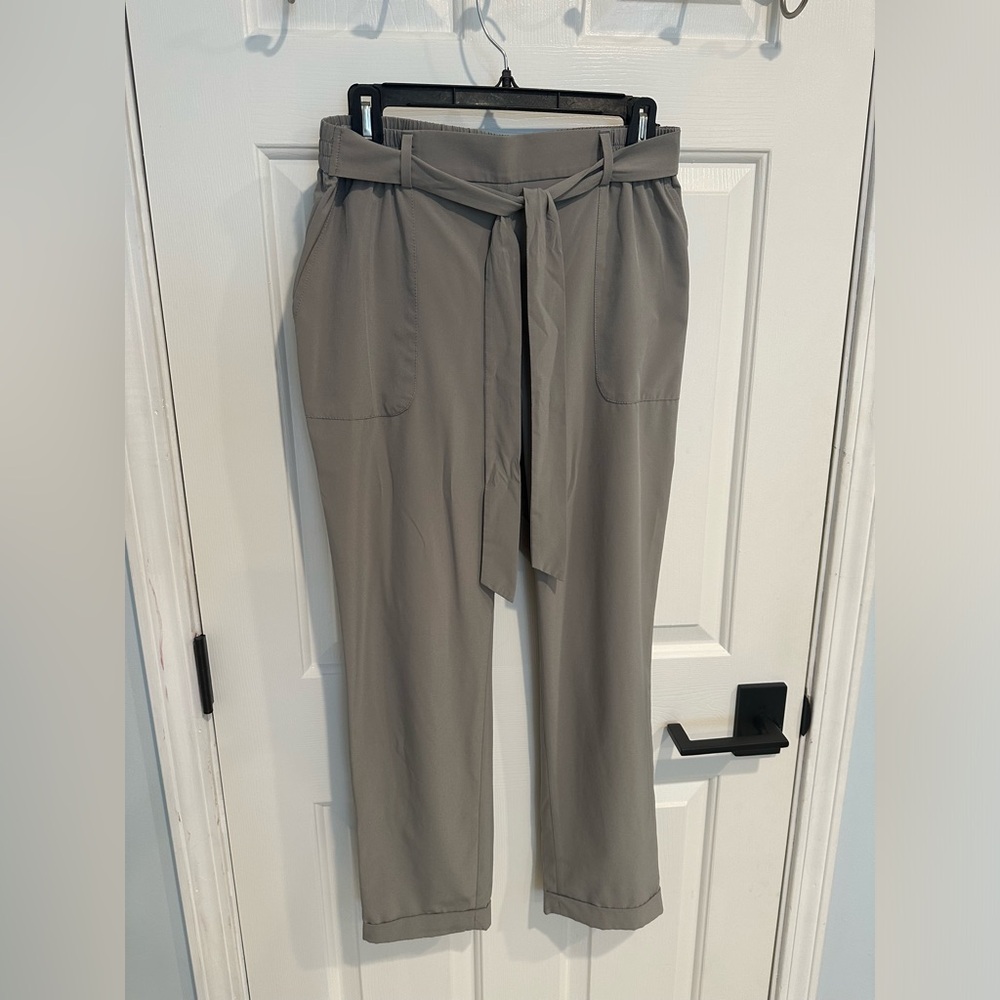 Banana Republic performance stretch easy pant, size M